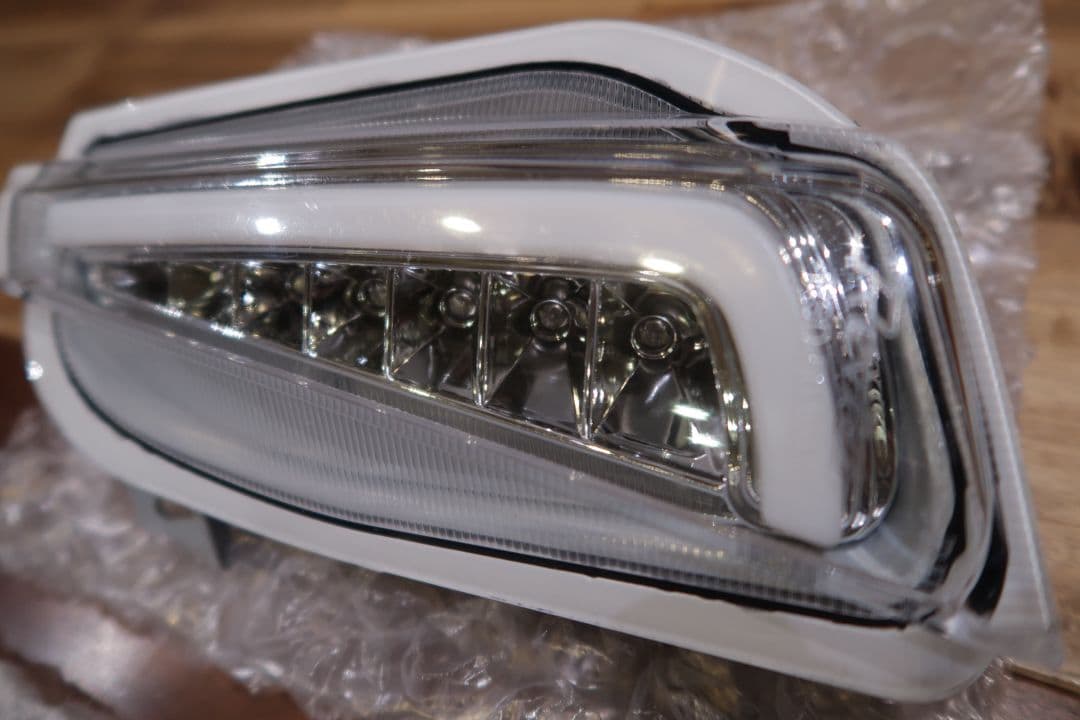Revier プリウスα 前期　デイライト LED Ver.2