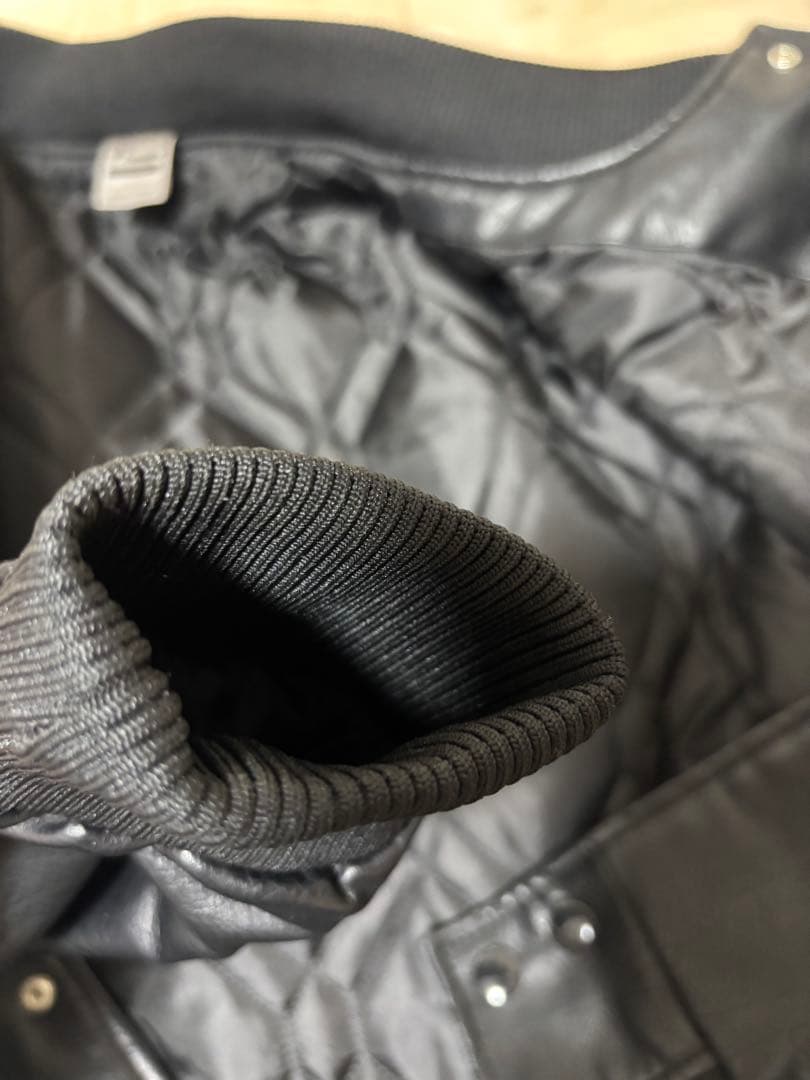 シカゴホワイトソックス ブラックレザー スタジャン