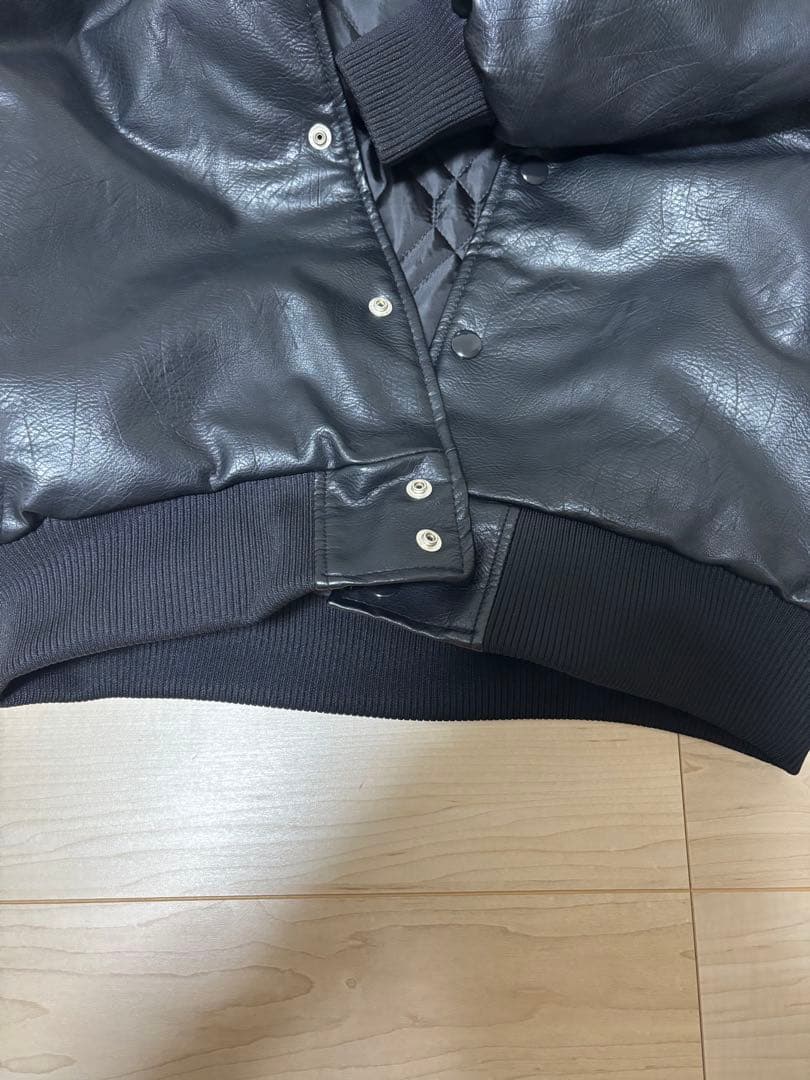 シカゴホワイトソックス ブラックレザー スタジャン