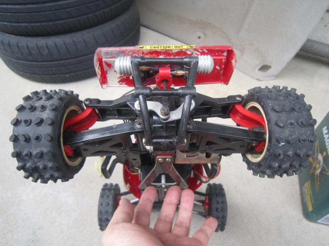 値下げ　ぺちゃんこなラジコンカー　　４WD　早い者勝ち