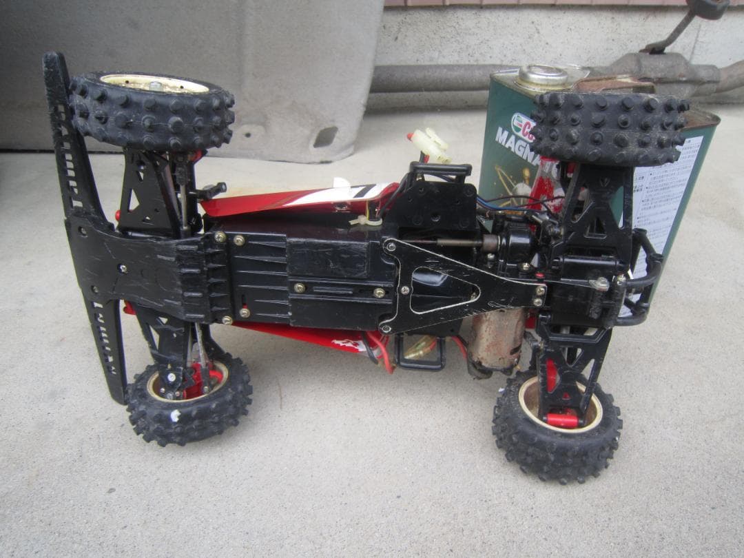 値下げ　ぺちゃんこなラジコンカー　　４WD　早い者勝ち