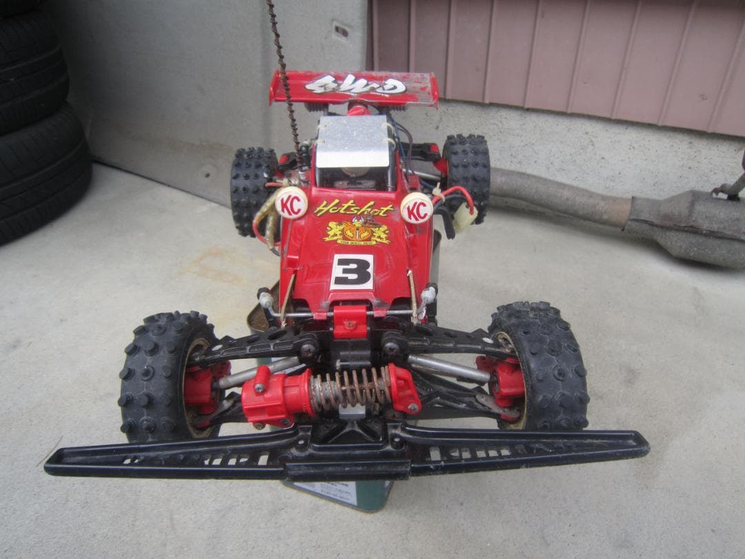 値下げ　ぺちゃんこなラジコンカー　　４WD　早い者勝ち