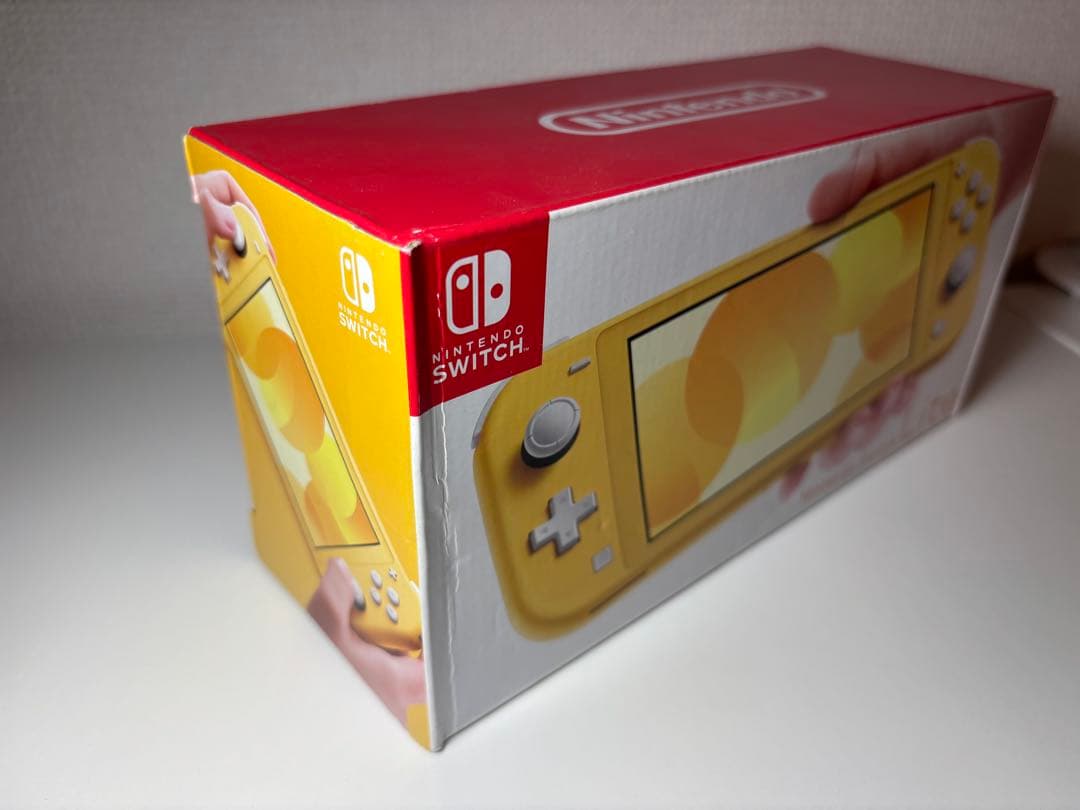 【美品】任天堂 スイッチライトNintendo Switch Lite