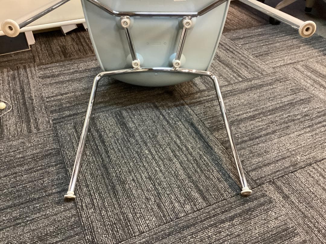 ２脚セット　ヴィトラ　ハルチューブ　アイスグレー　スタッキング　ミーティング B