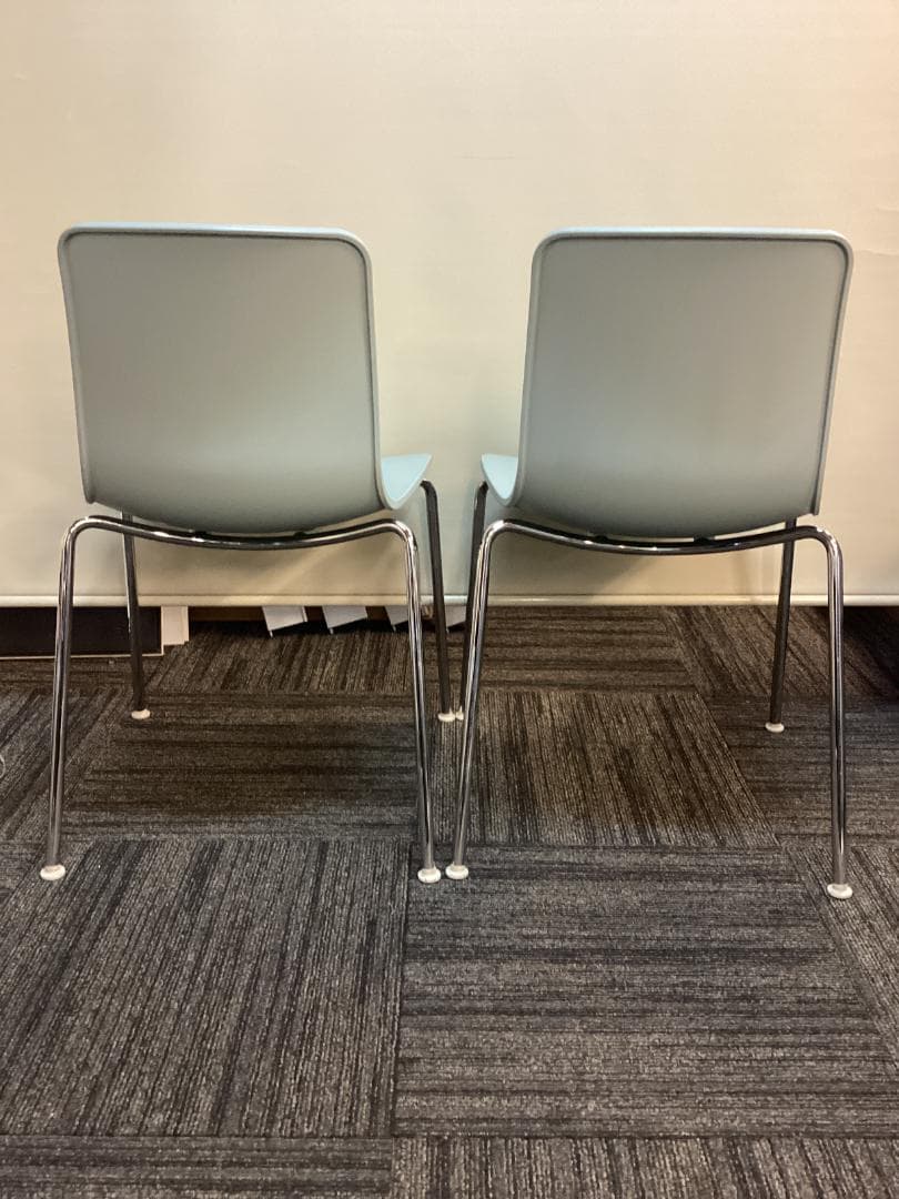 ２脚セット　ヴィトラ　ハルチューブ　アイスグレー　スタッキング　ミーティング B