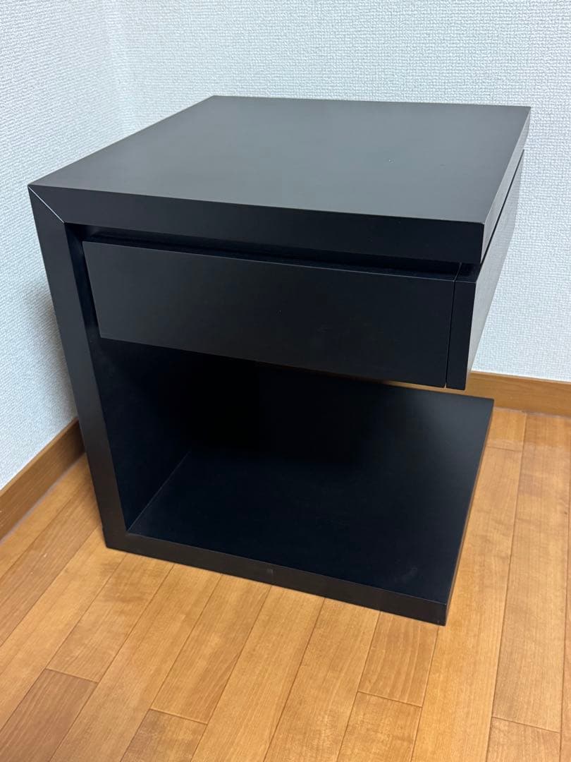 CASSINA IXC カッシーナ イクスシー　ベッドサイドテーブル
