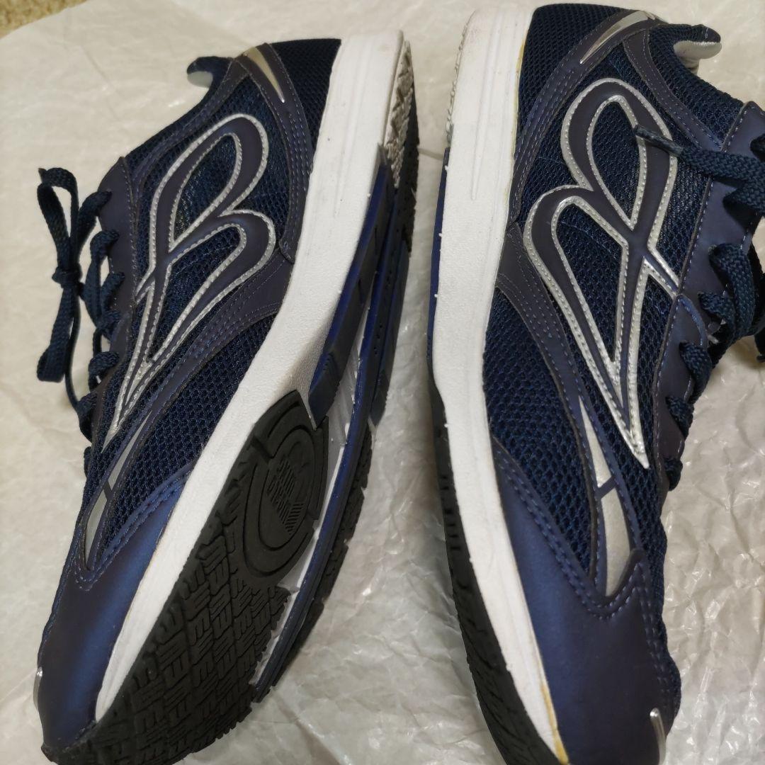 美品　人気のビモロシューズ　ネイビー