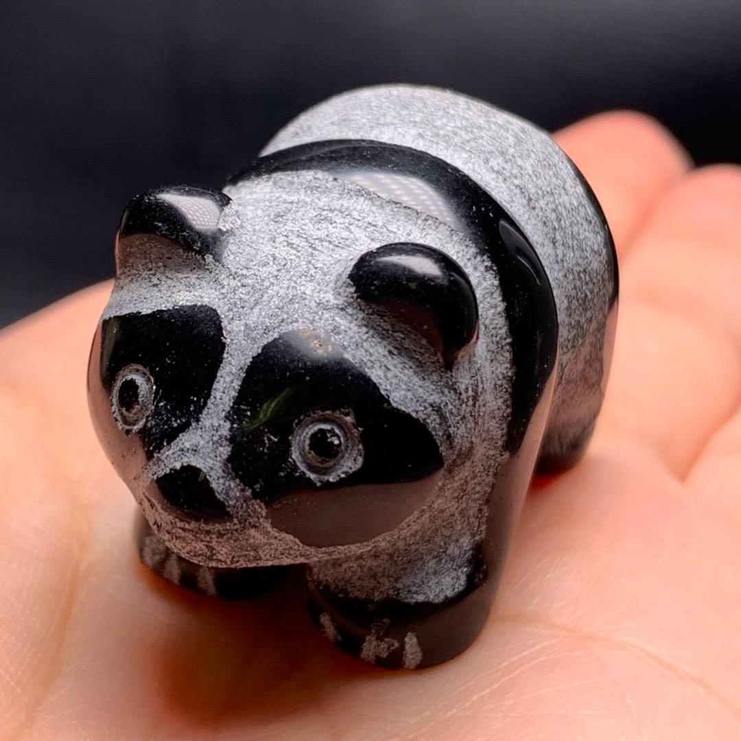 011551  天然黒曜石パンダ置き物、23.1＊39.3ミリ