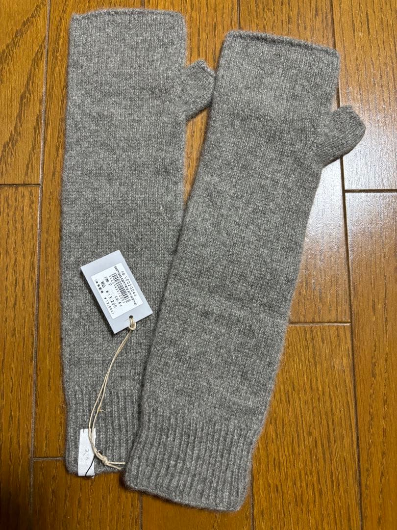 evam eva カシミヤ シームレス アームウォーマー