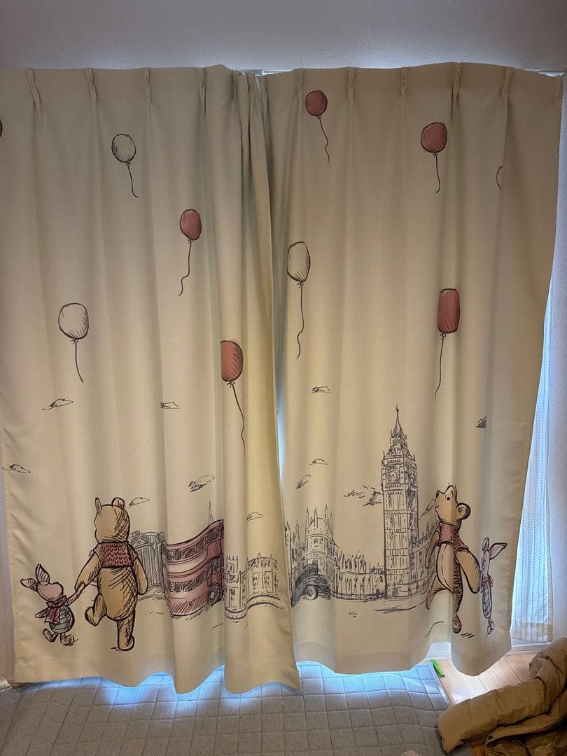 くまのプーさんカーテン