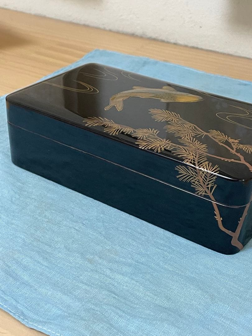 象彦漆器 【松鯉蒔絵 莨箱】