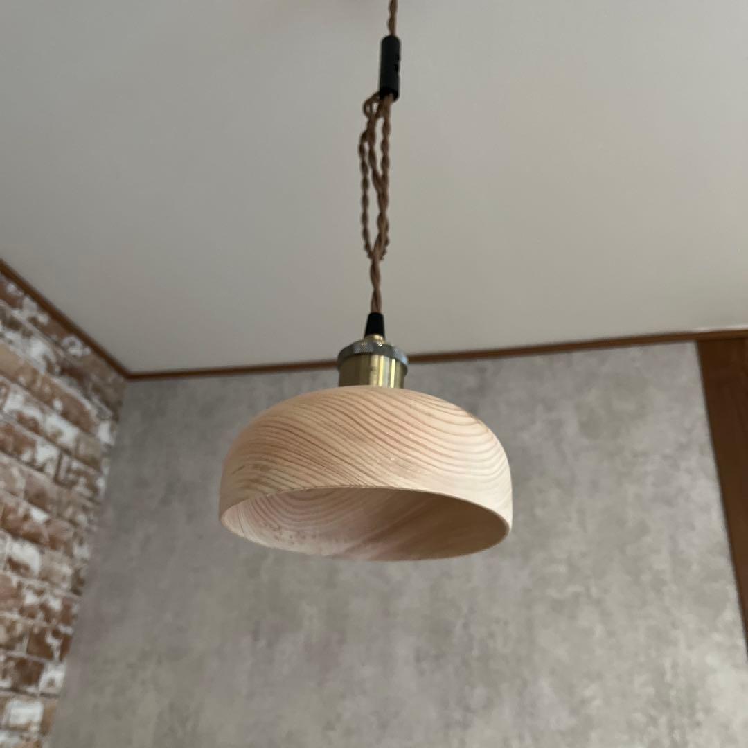 ハンドメイド 桧の木製ペンダントライト／優しい木目／ナチュラル照明