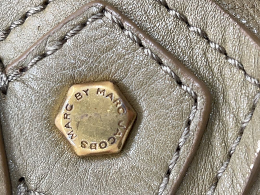 MARC BY MARC JACOBS2WAYバッグ カーキ系 ショルダー付き