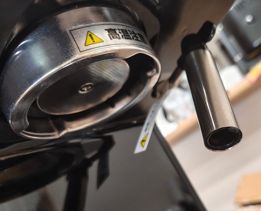 【美品】'De'Longhi (デロンギ) エスプレッソメーカーECP3220J