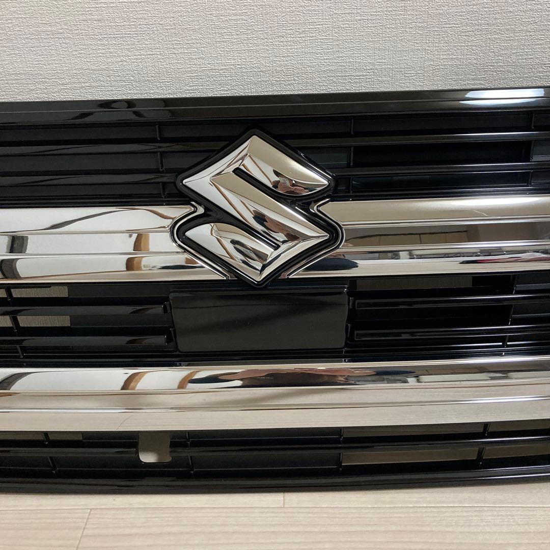 新型 スペーシア カスタム　純正フロントグリル　(新車外し)