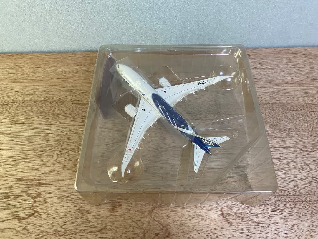 ANA B787-8 1/200 特別塗装 JA802A