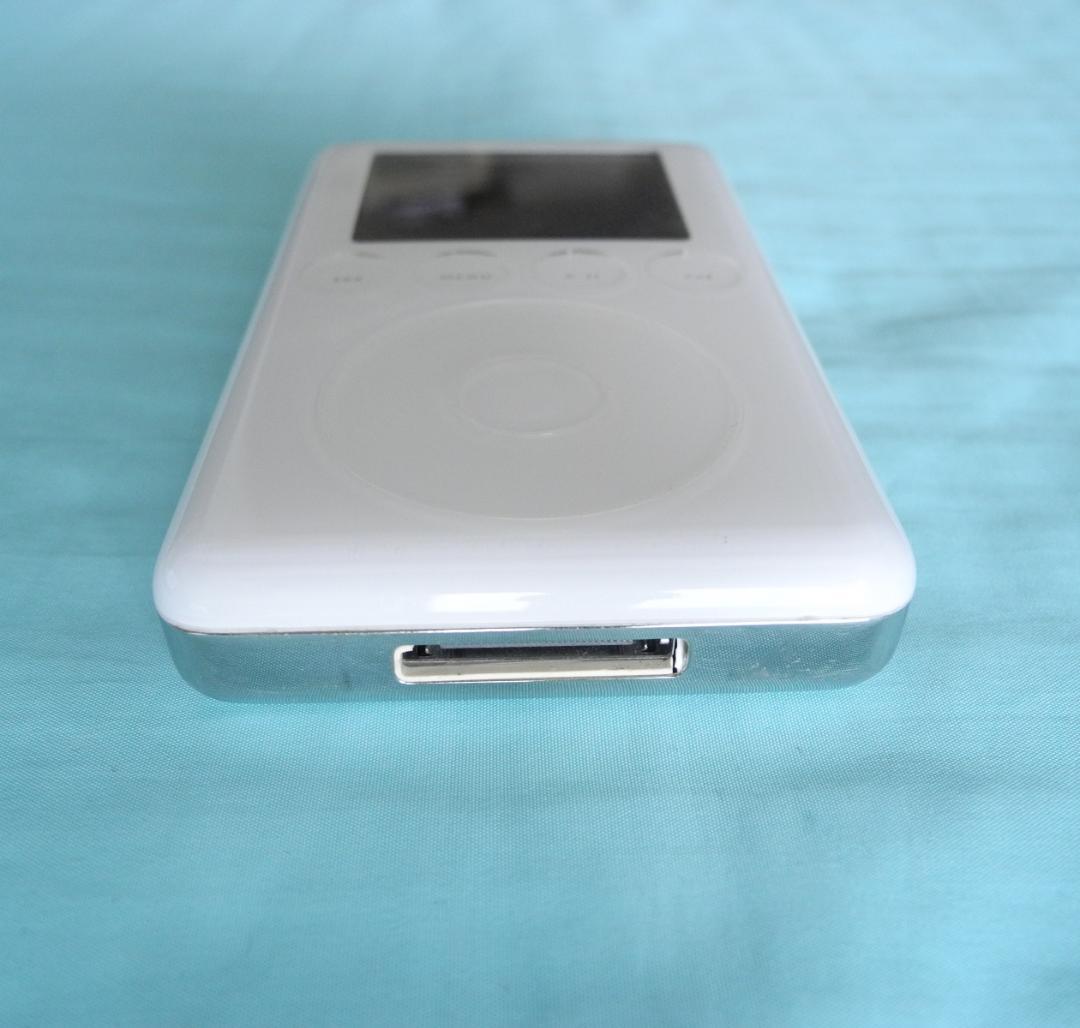 動作品　第3世代iPod　ACアダプター付き