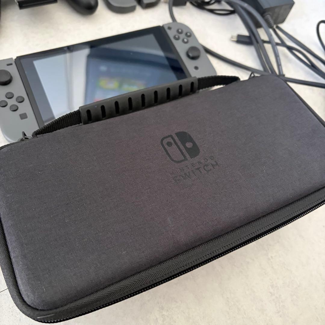 Nintendo Switch 本体 Joy-Con4個とケース付き