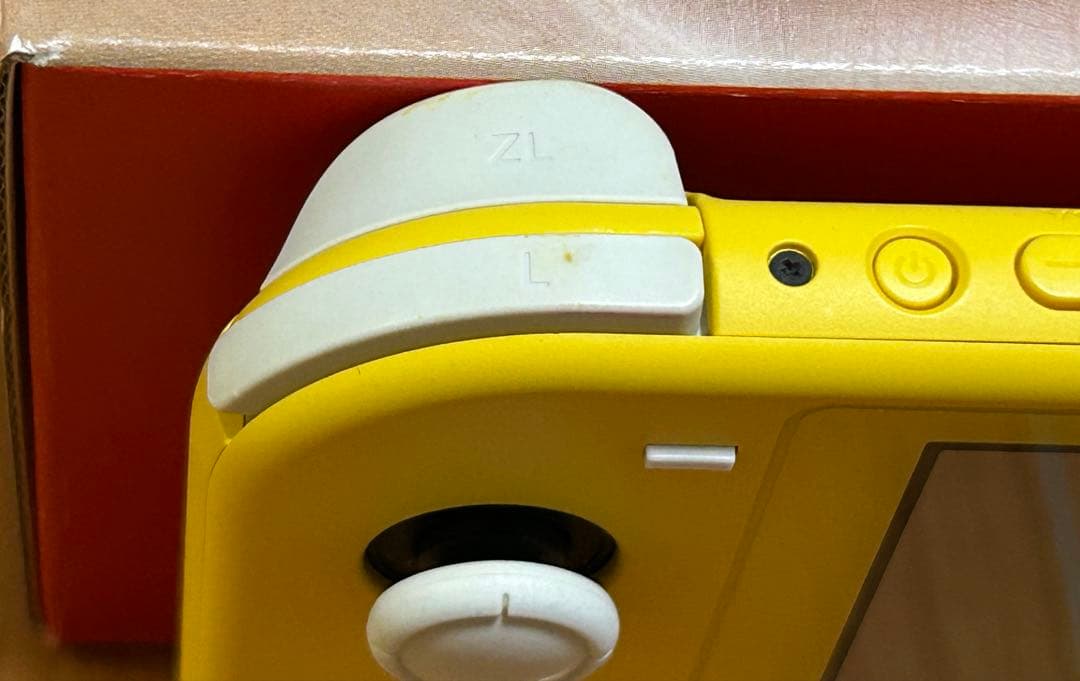 Nintendo Switch lite イエロー　本体　充電器　箱付き