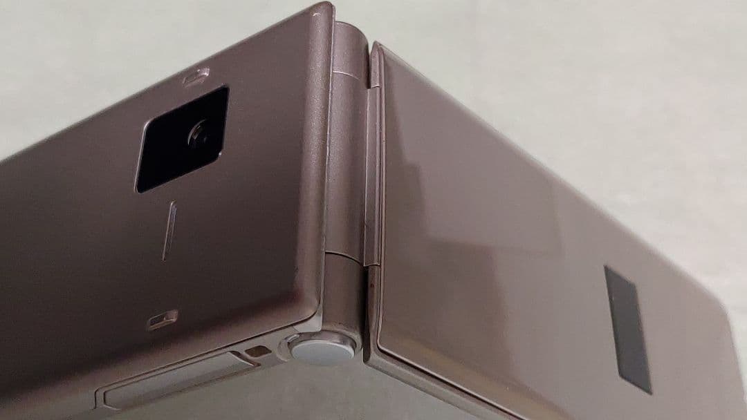 docomo arrows F-41C ゴールド 美品