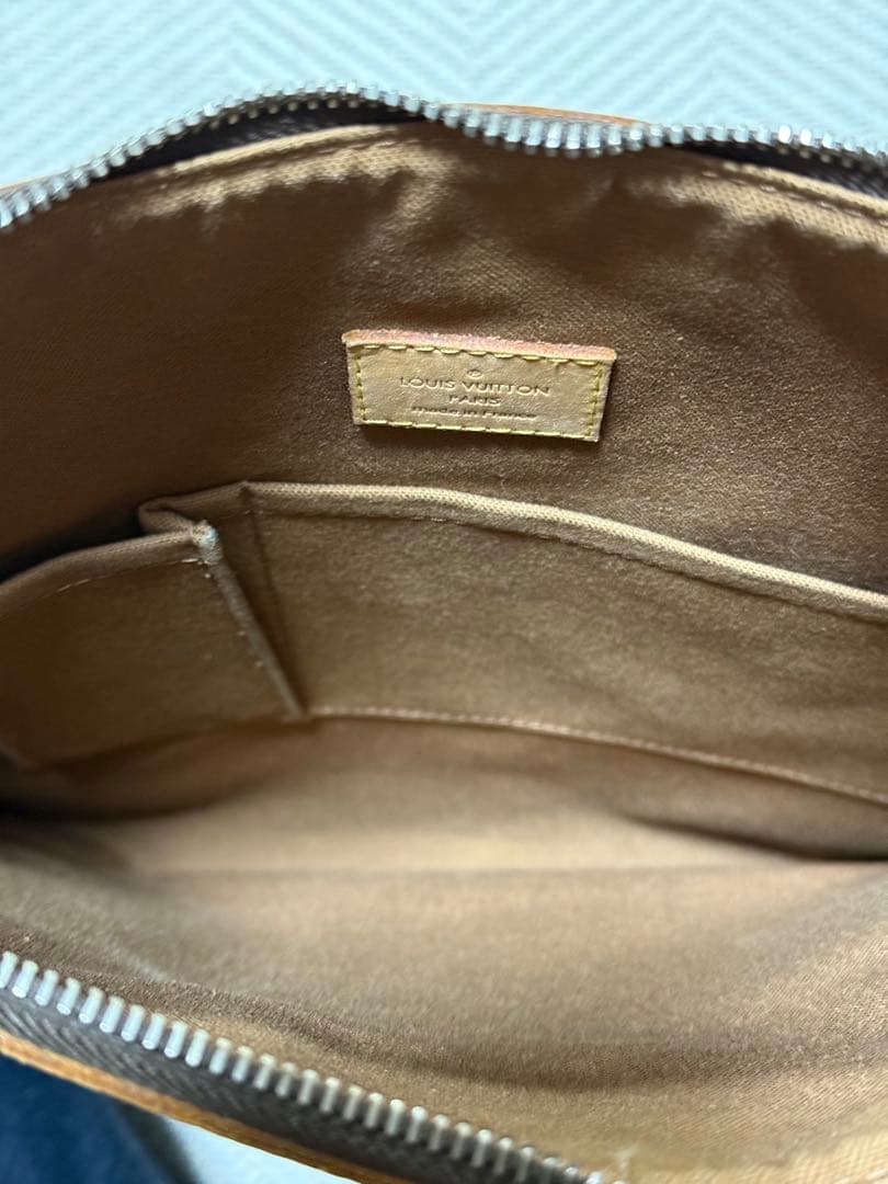 ルイヴィトンのショルダーバッグ