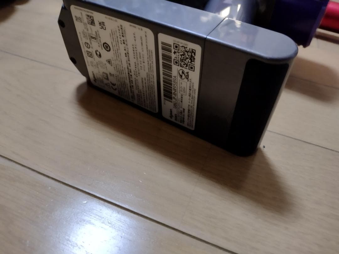 ダイソン★掃除機★V10★ＳV12★純正バッテリーの状態良好★スタンド付き★5