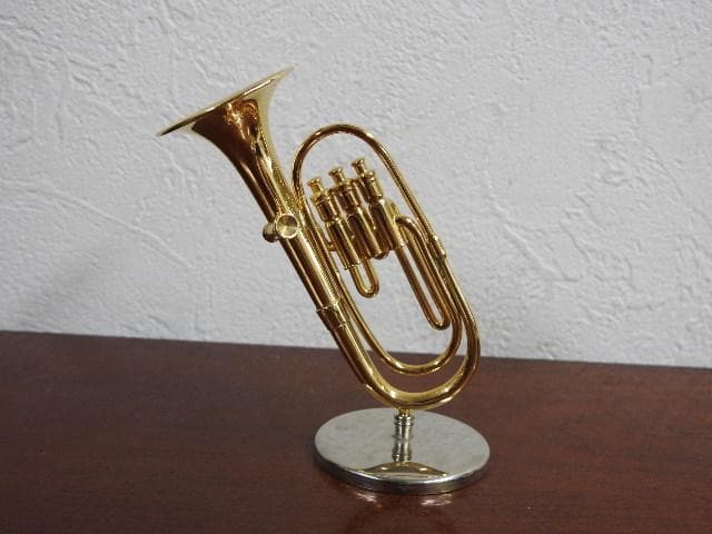 アルトホルン置物　M769