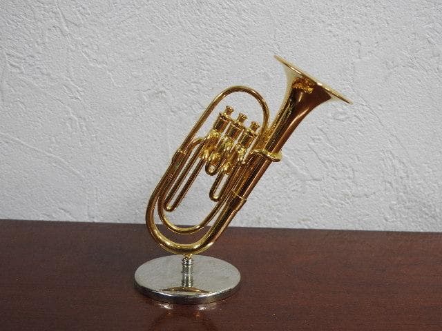 アルトホルン置物　M769