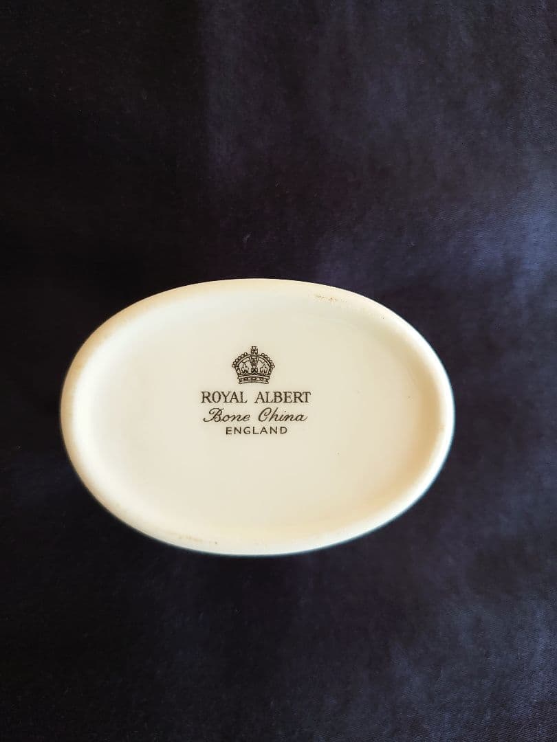 ロイヤルアルバート   小物入れ ジュエリー入れ 磁器