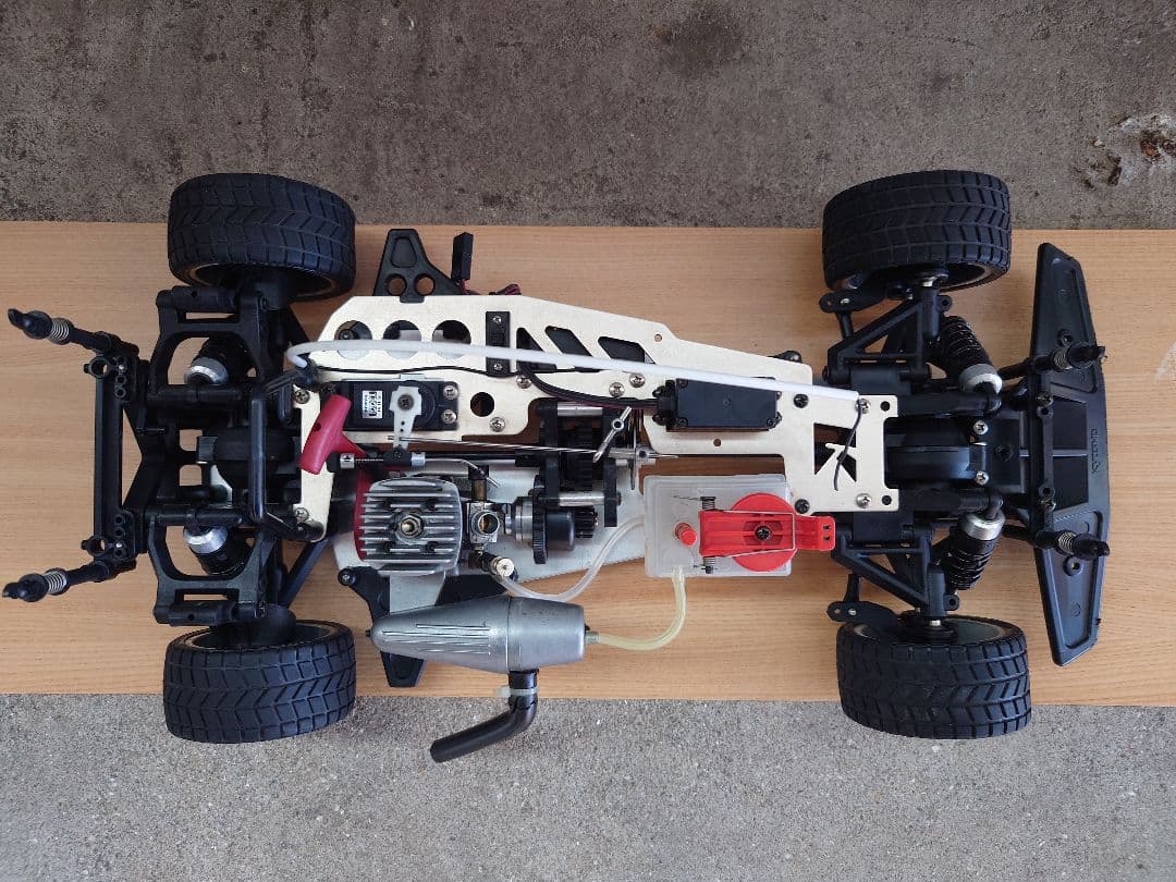 京商 カルソニックスカイラインGT-R 4WD エンジンラジコン