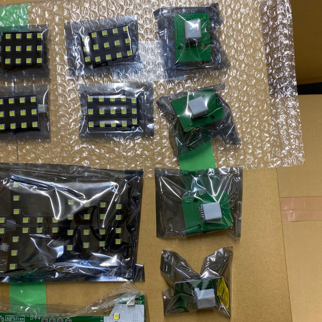 トヨタ・アルファード用　LEDルームランプキット