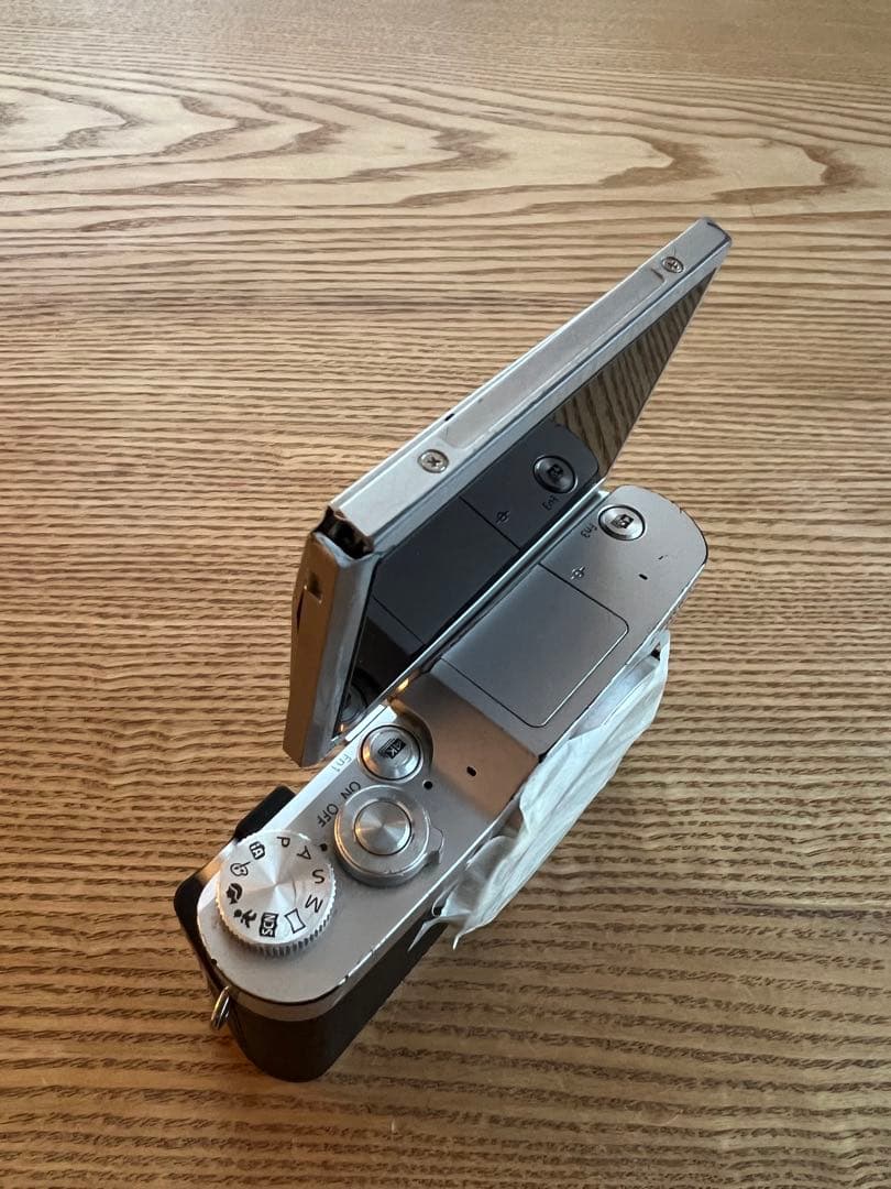 Panasonic LUMIX DC-GF9 ボディ シルバー（ジャンク）