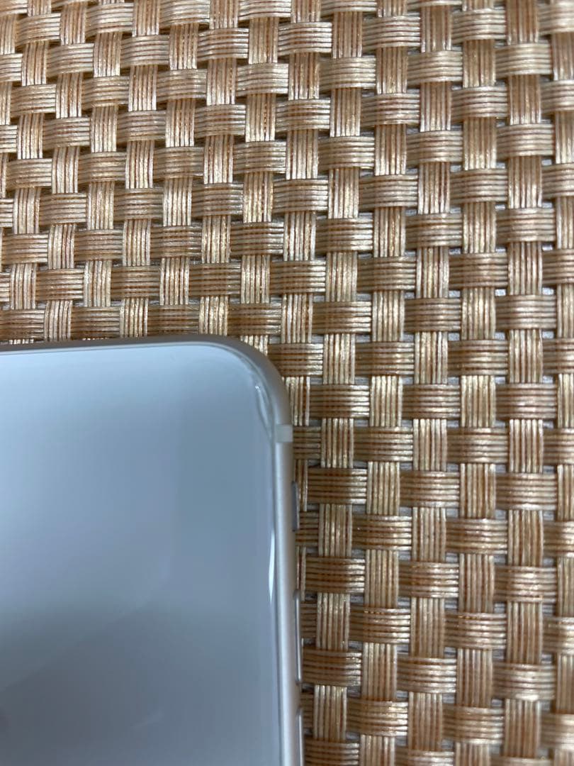 iPhone SE 第3世代 64 GB スターライトSIMフリー【9380】