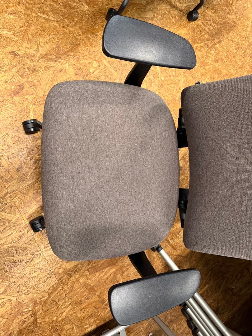 美品　コクヨ　デュオラ2 ハイバック　ヘッドレスト