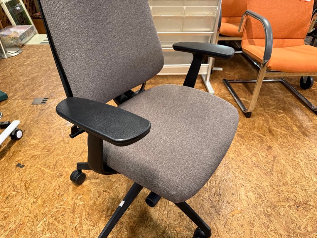 美品　コクヨ　デュオラ2 ハイバック　ヘッドレスト