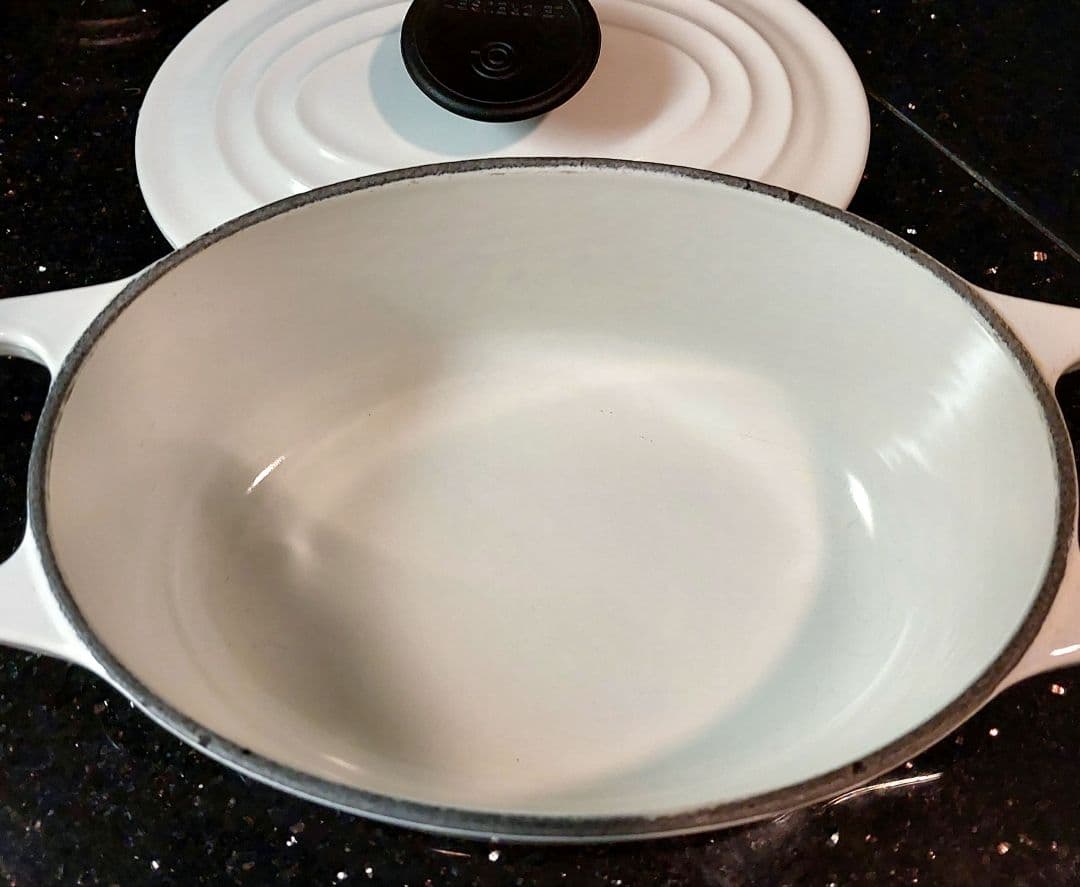 Le Creuset☆ココット・オーバル☆17 cm☆ホワイト
