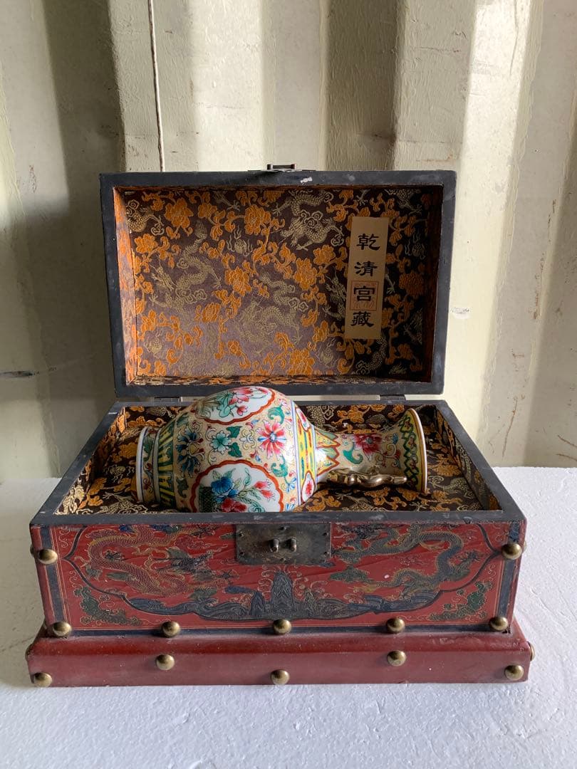 大清乾隆製 琺瑯彩開窓花卉紋賞瓶 染付 陶瓷 茶道具 時代物 花瓶