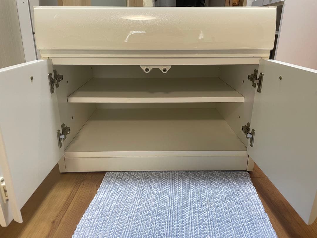 [品川区直接取引き限定] ホワイト 食器棚