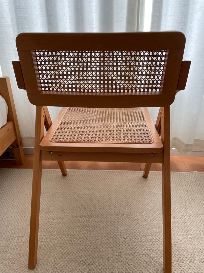 折り畳みラタンチェア