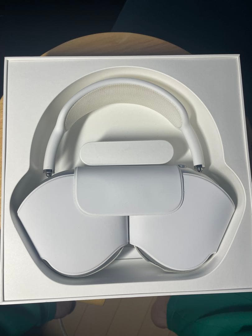 AirPods max シルバー