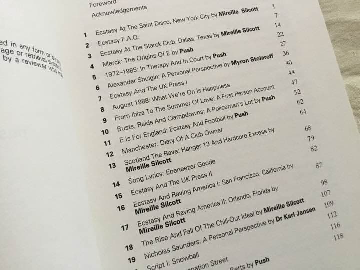 洋書 the book of E