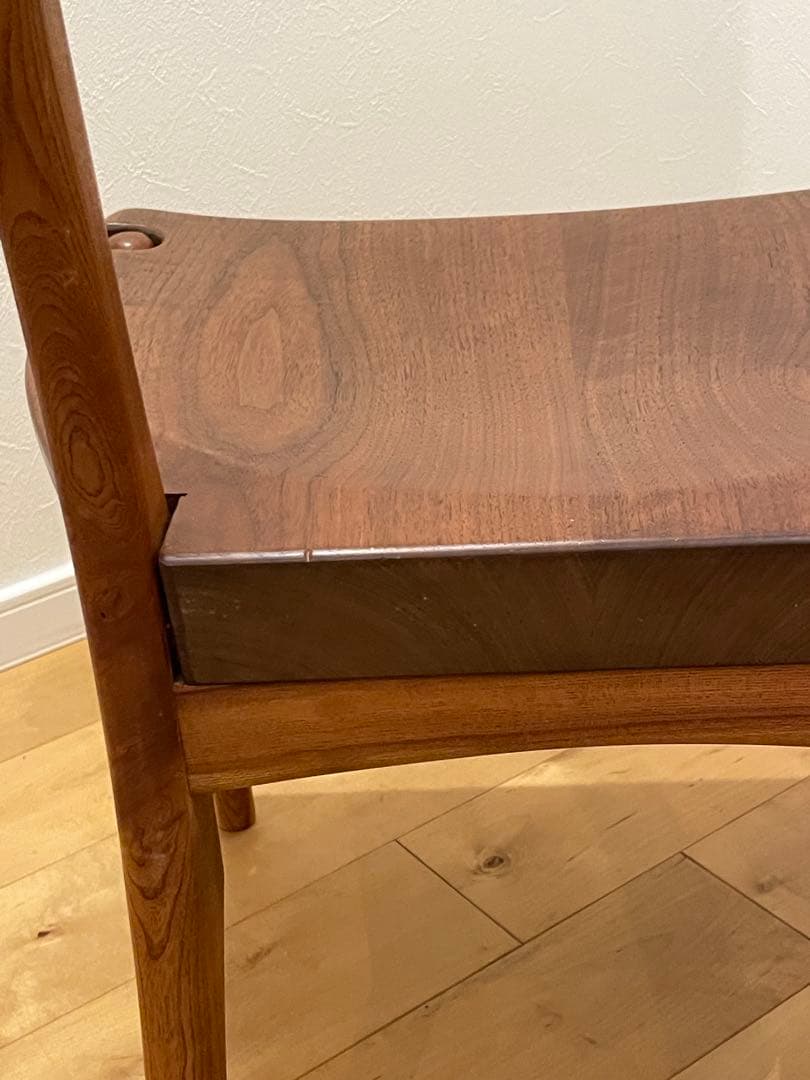 木製　モダンチェア