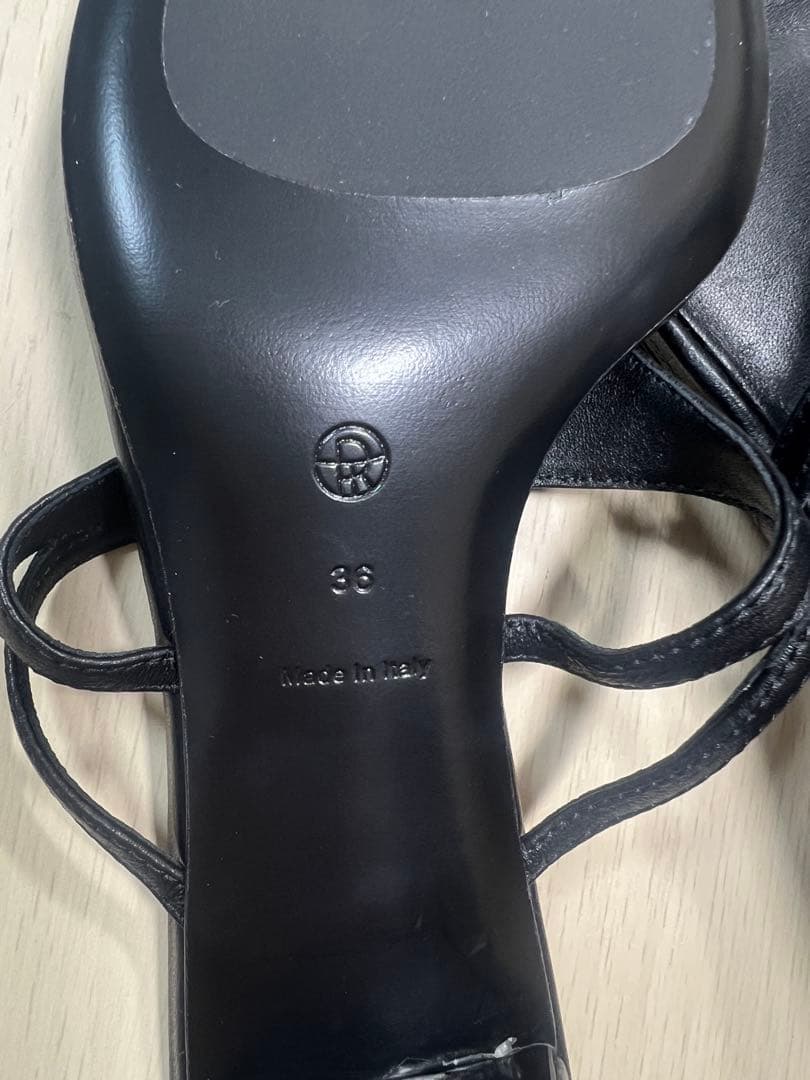 未使用。THE ROW ザロウ　レザー　サンダル 36