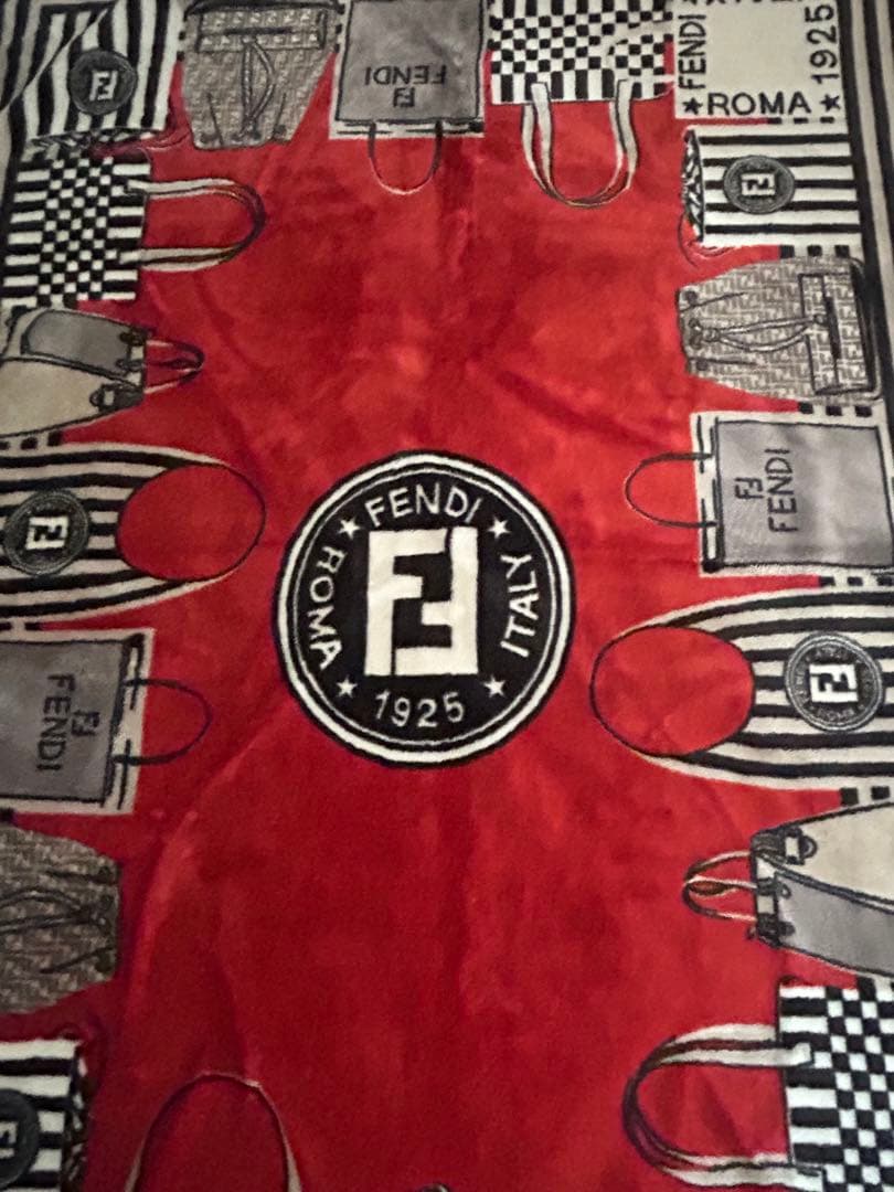 フェンディ　　ニューマイヤー　ハーフ　ブランケット