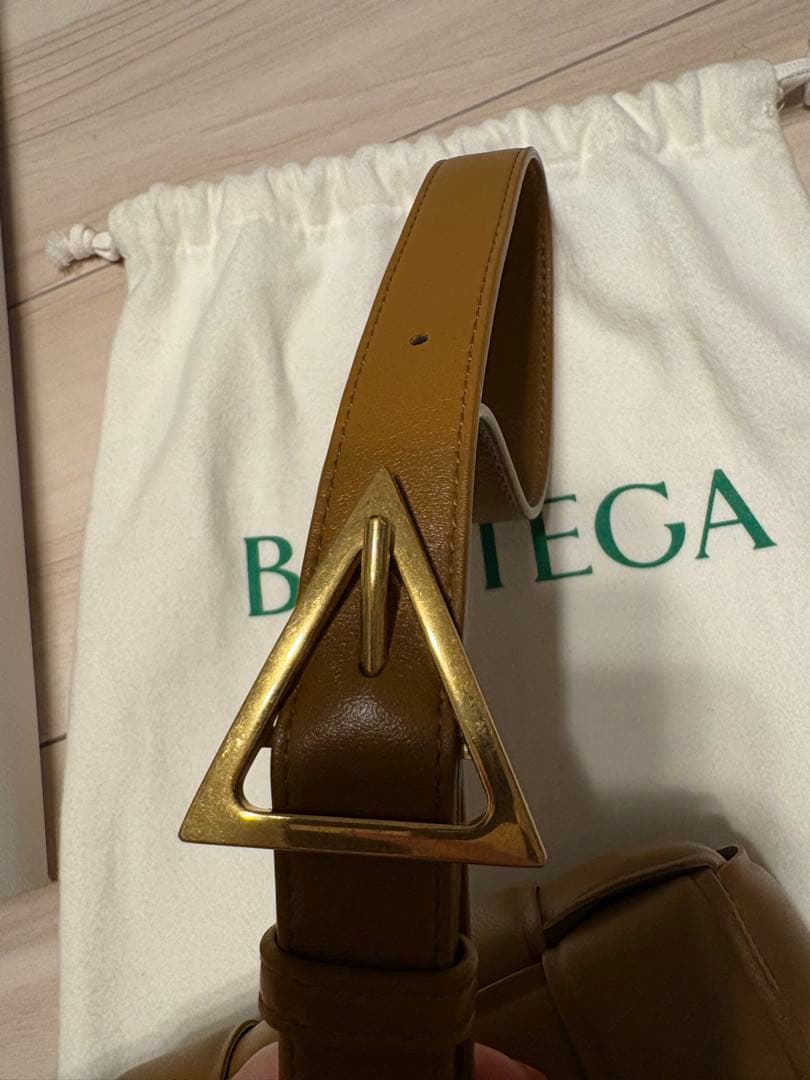 ★かたすちゃん★BOTTEGA VENETA パデットカセット　ショルダー