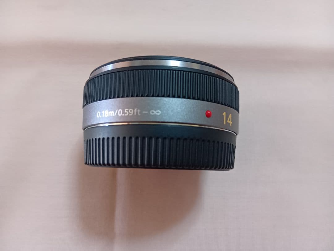 Panasonic LUMIX G 1:2.5/14 ASPH レンズ