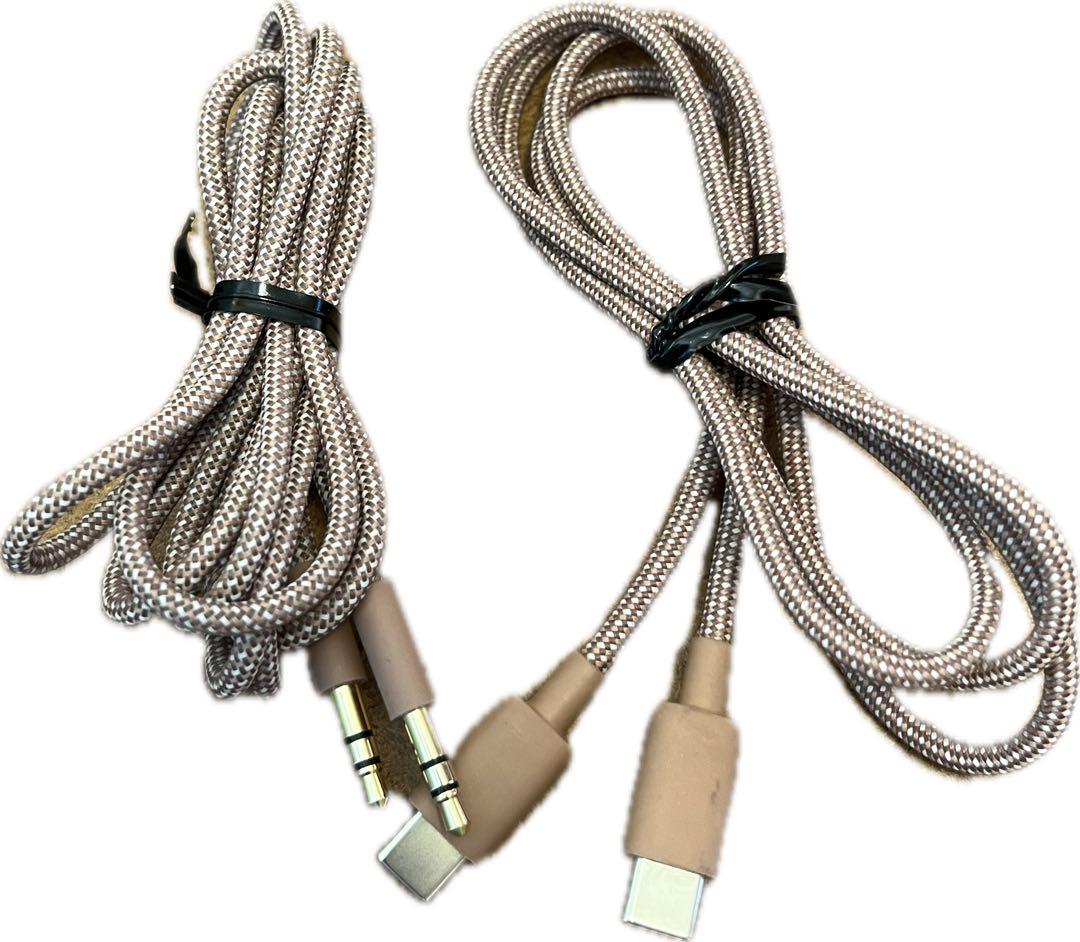 Beats Studio Pro x Kim Kardashian ムーン