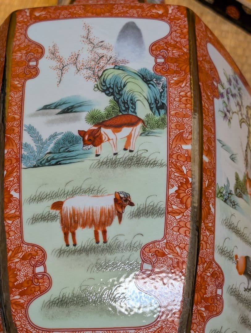 飾り壺　インテリア　六角形 十二干支　花瓶　美術工芸品