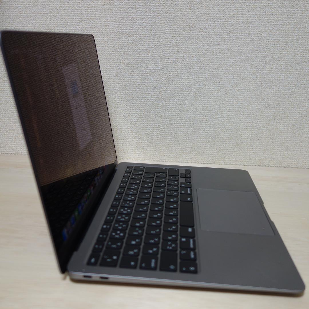 241）MacBook Air 2020　M1/8GB/256GB/13インチ