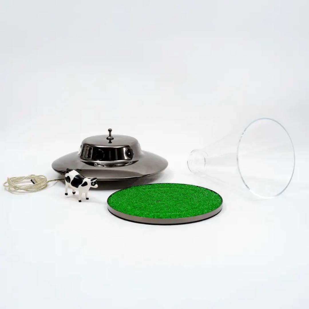 アブダクションUFO型 ランプ 牛のフィギュア付き